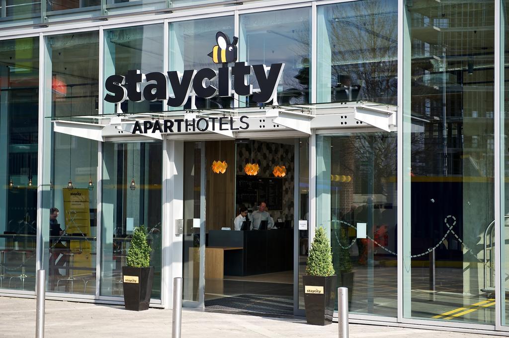 Staycity Aparthotels London Heathrow Hillingdon Exteriör bild